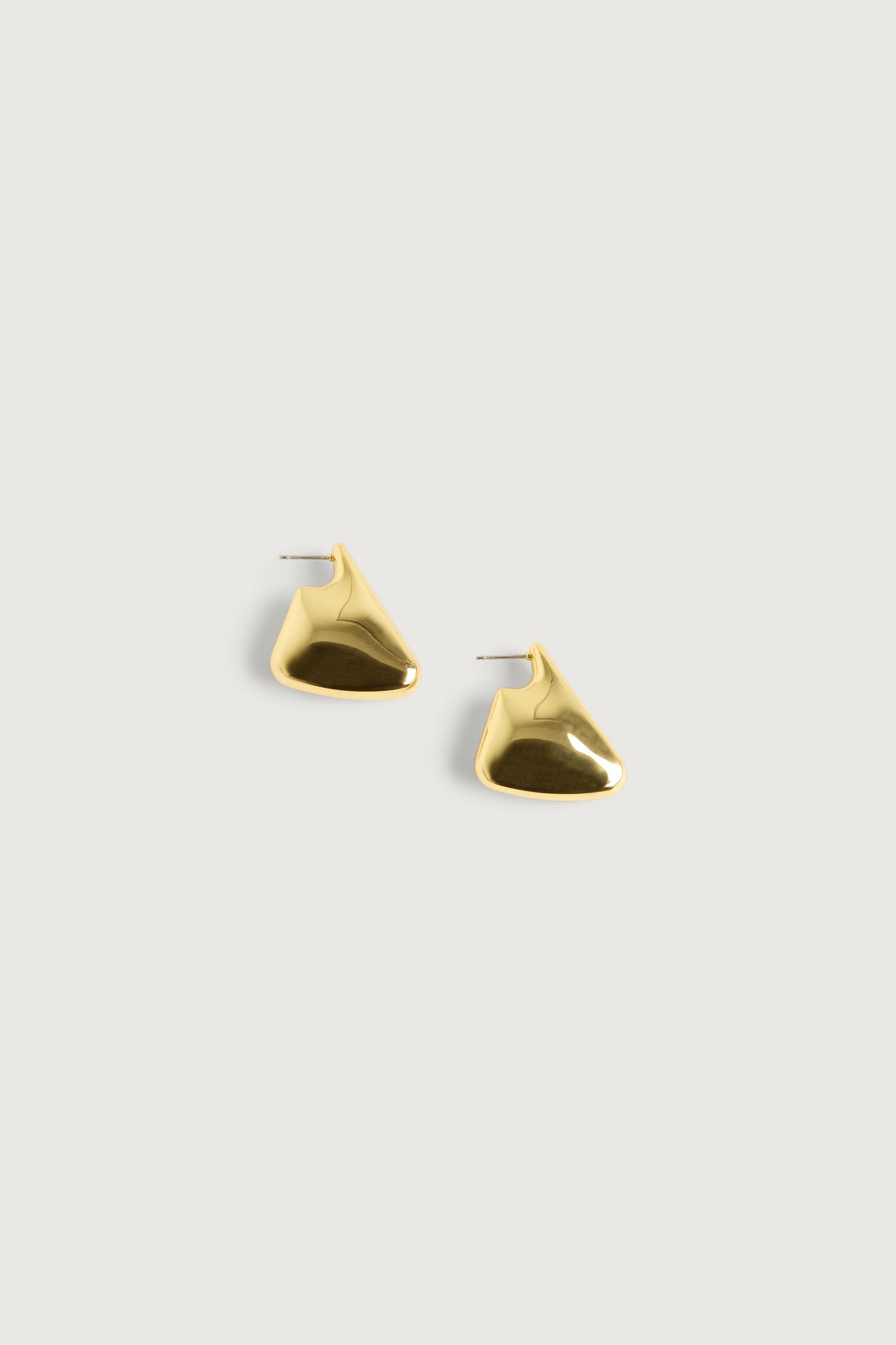 TRIANGLE STUD EARRINGS