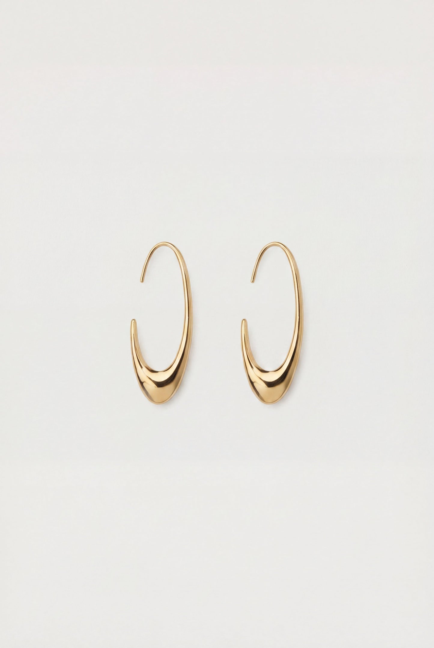 OVAL HOOP EARRING