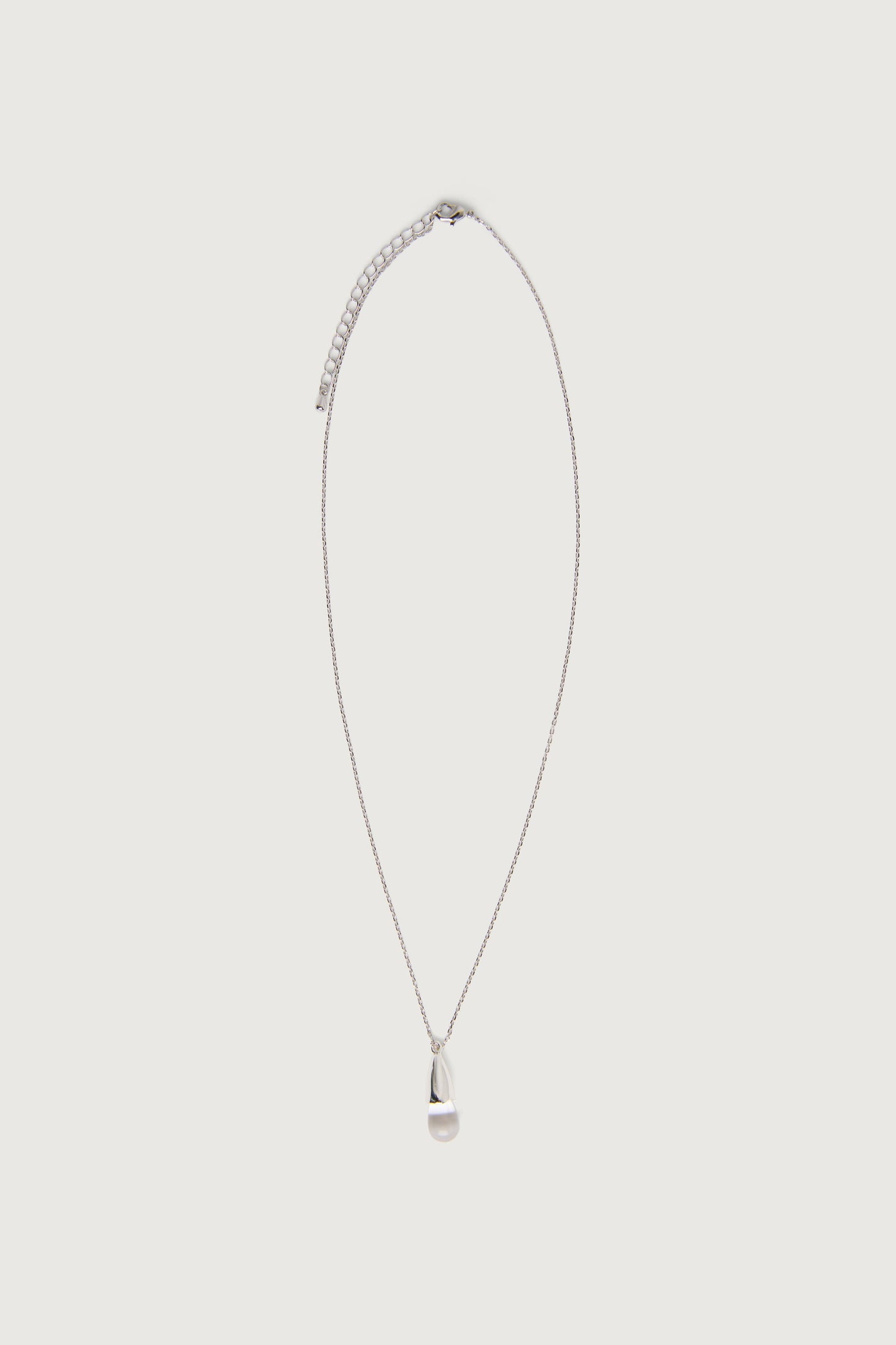METALLIC DROP LONG NECKLACE