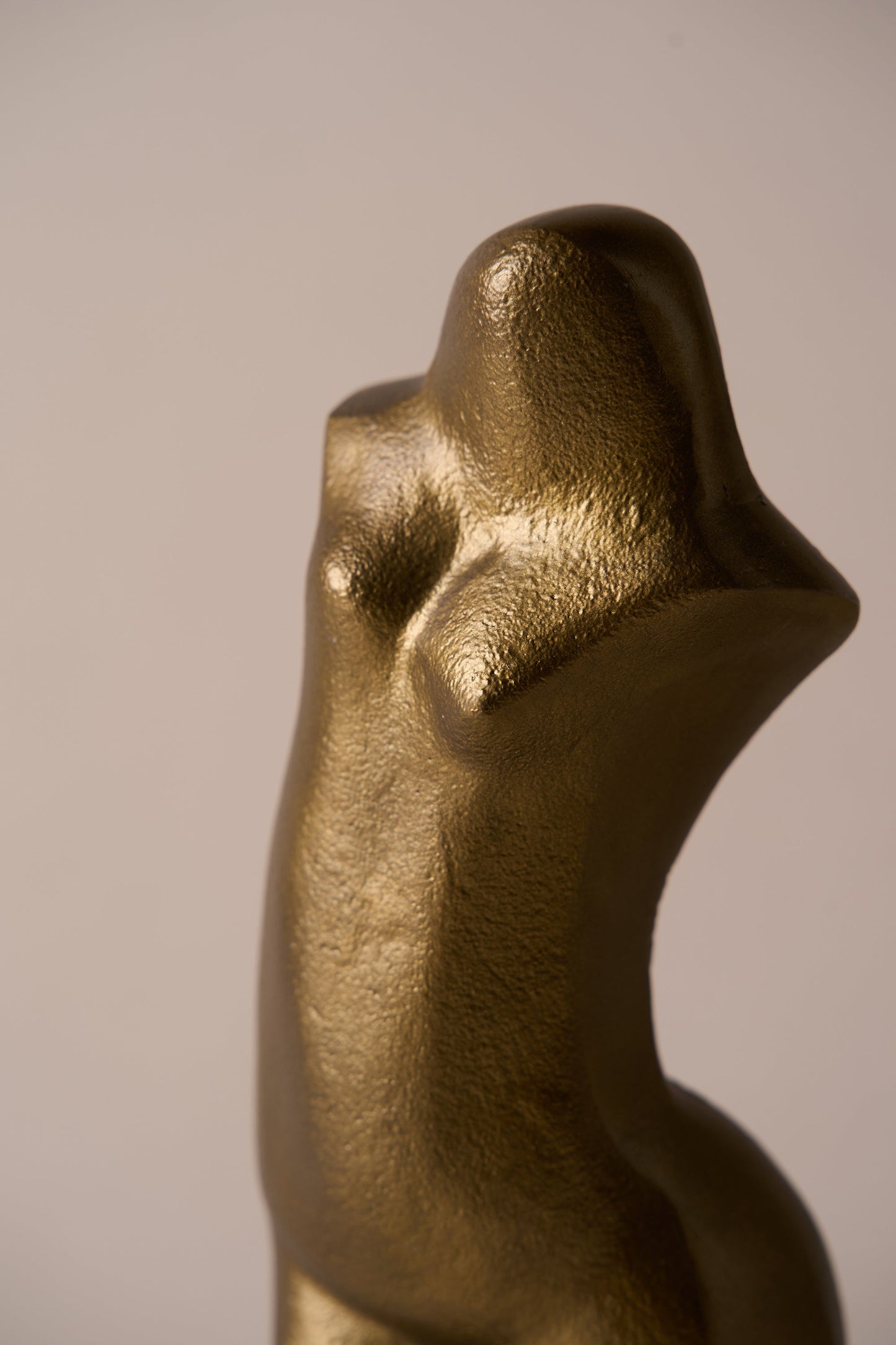 ABSTRACT TORSO SCULPTURE