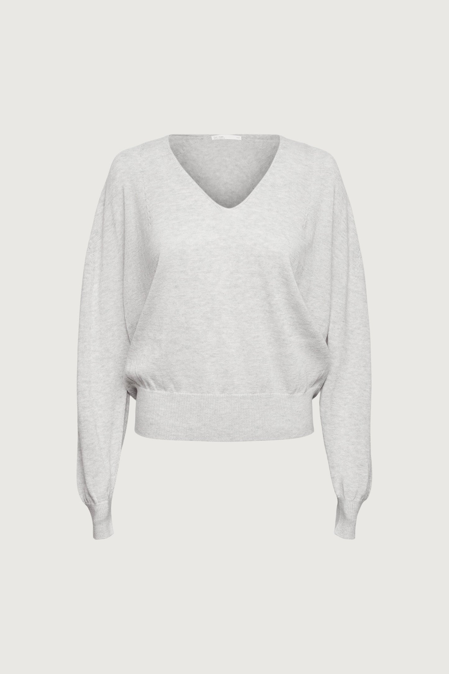 3D KNIT V-NECK SWEATER