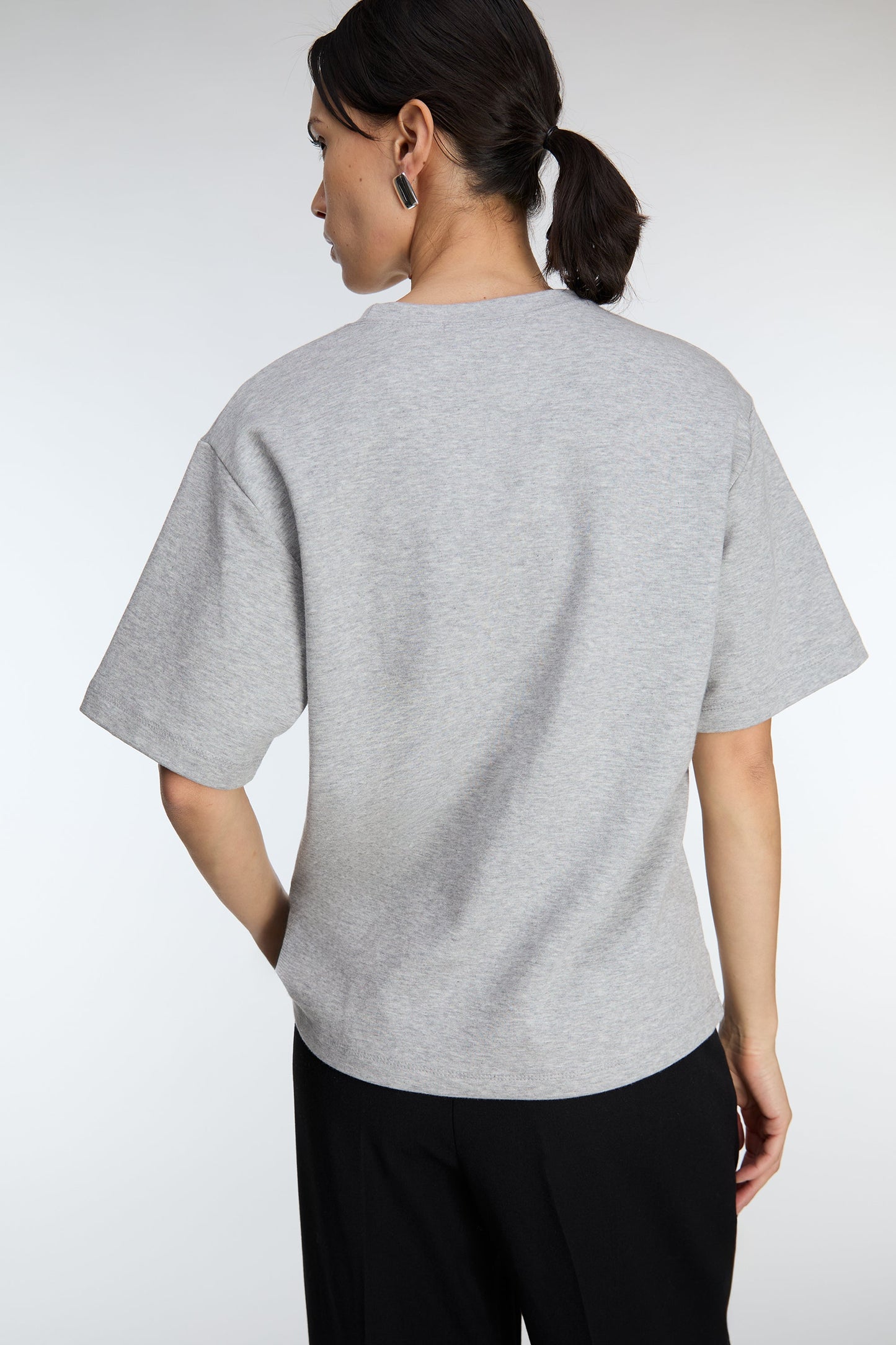 SUNDAY GRAPHIC T-SHIRT