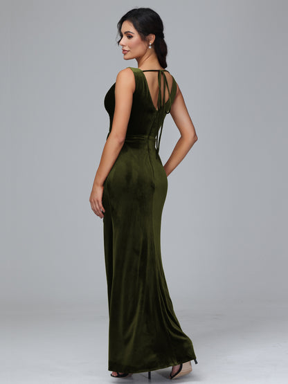 V Neck Velvet Plus Size Bridesmaid Dress With Slit
