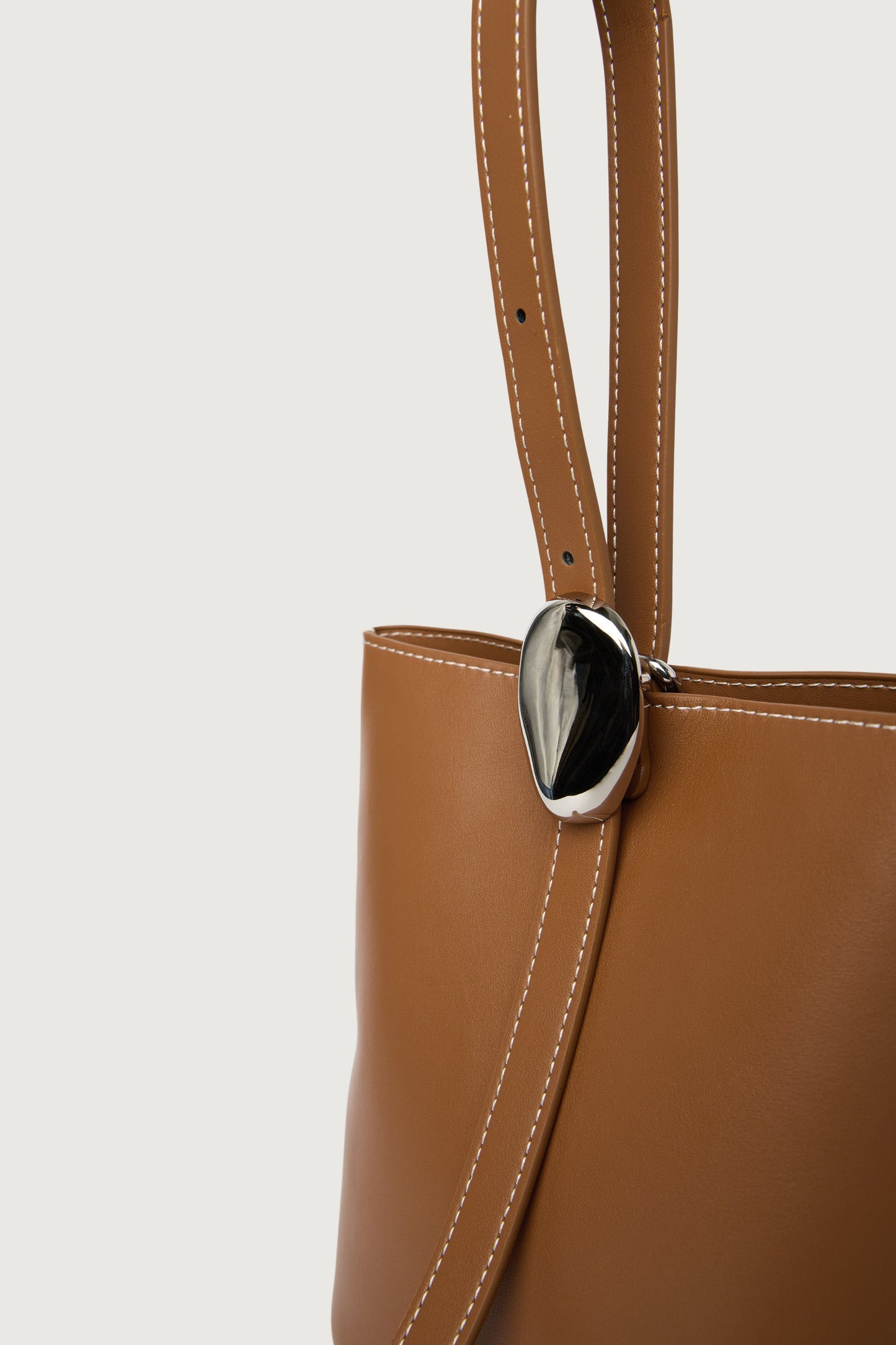 REN BUCKET BAG
