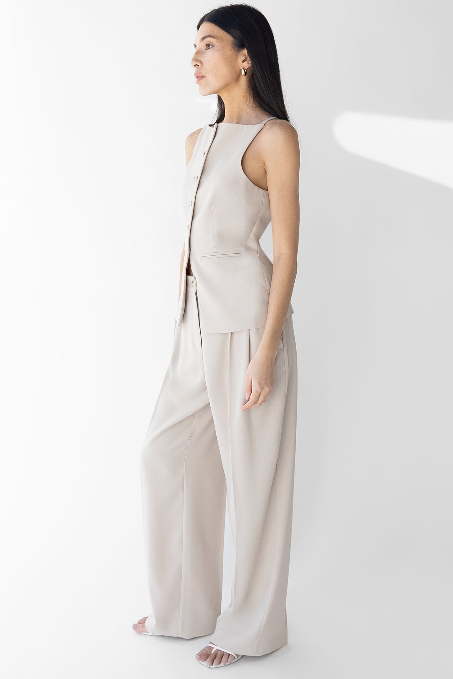 HIGH NECKLINE BUTTON VEST