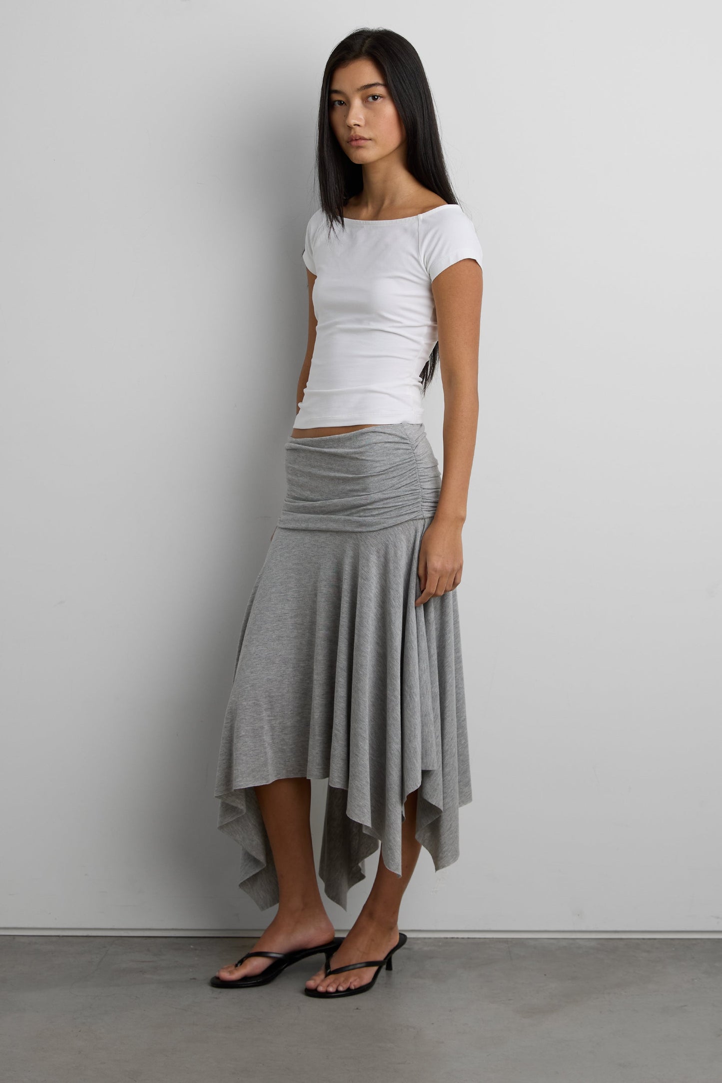 COTTON WIDE NECKLINE TOP