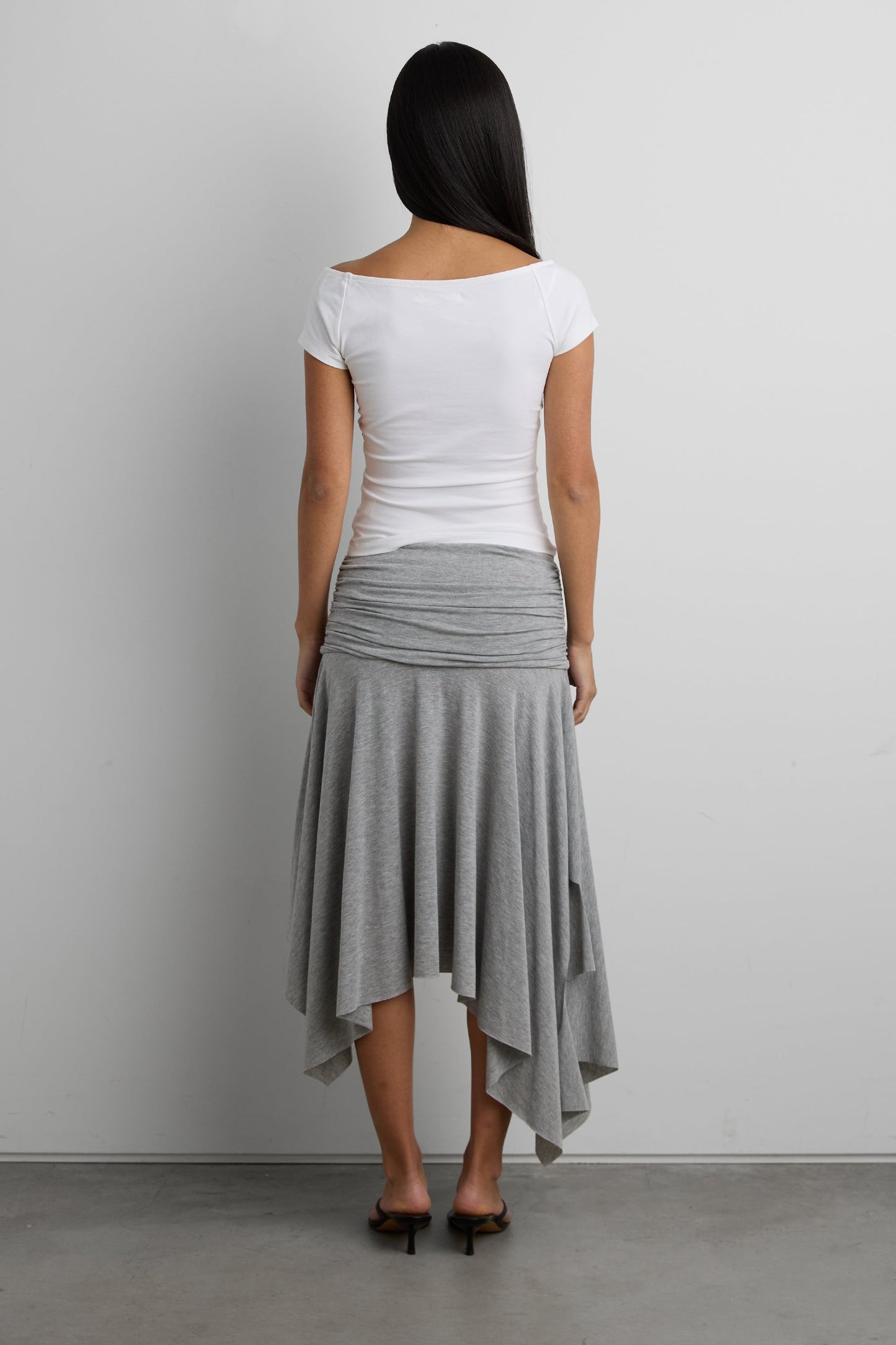 COTTON WIDE NECKLINE TOP