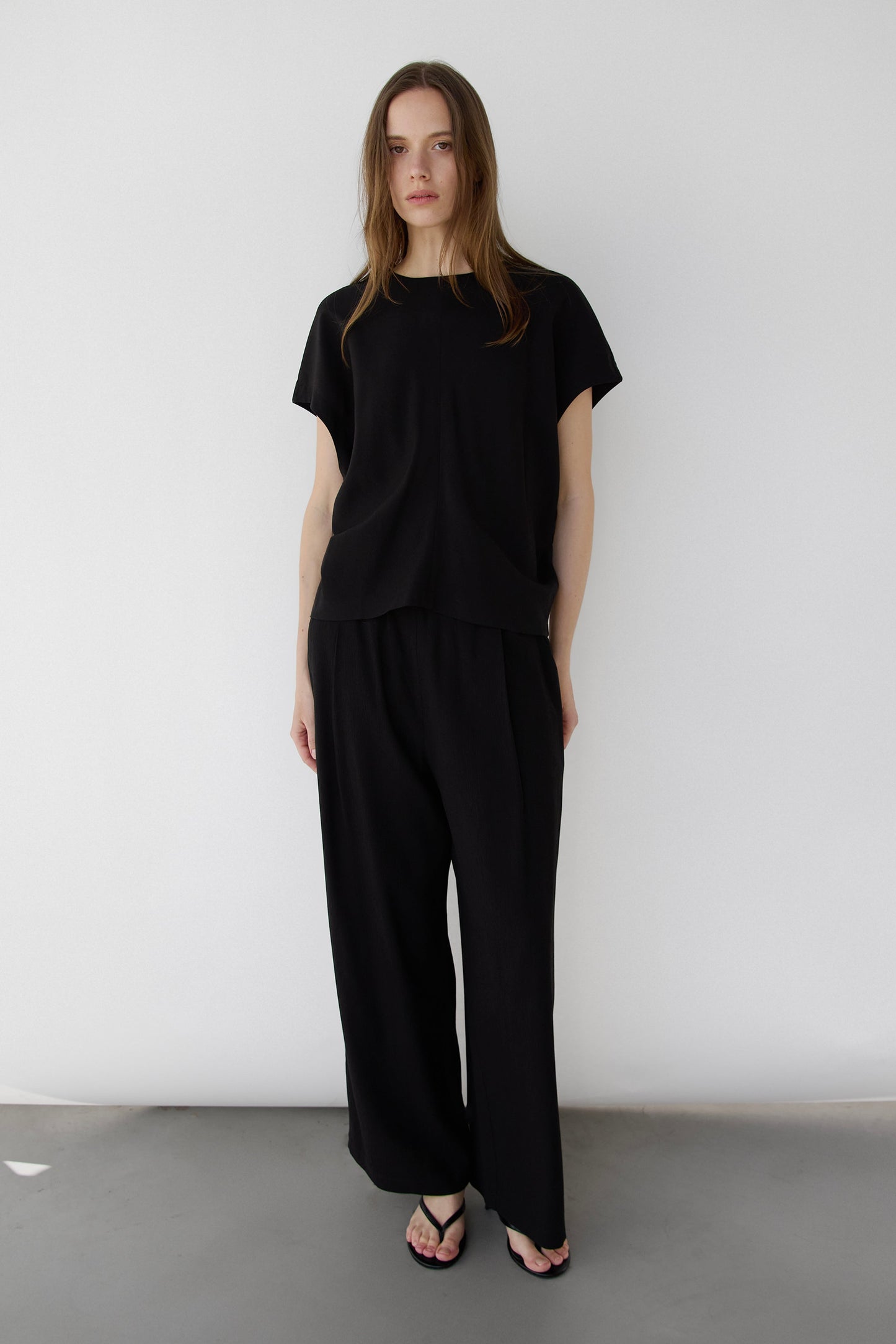 CRINKLED RAYON SHORT SLEEVE TOP