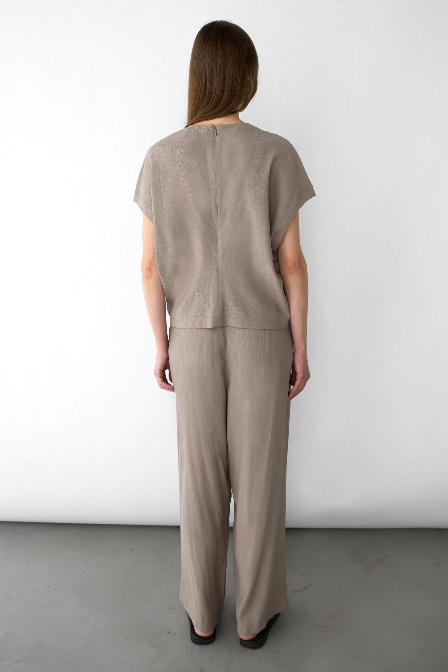 CRINKLED RAYON SHORT SLEEVE TOP