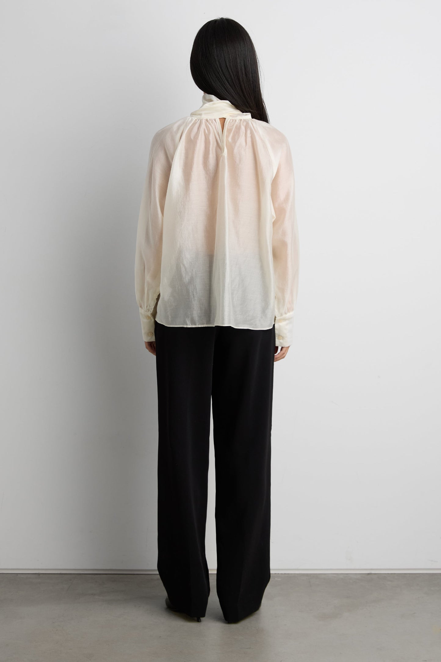 BLOUSE WITH TIE NECK DETAIL
