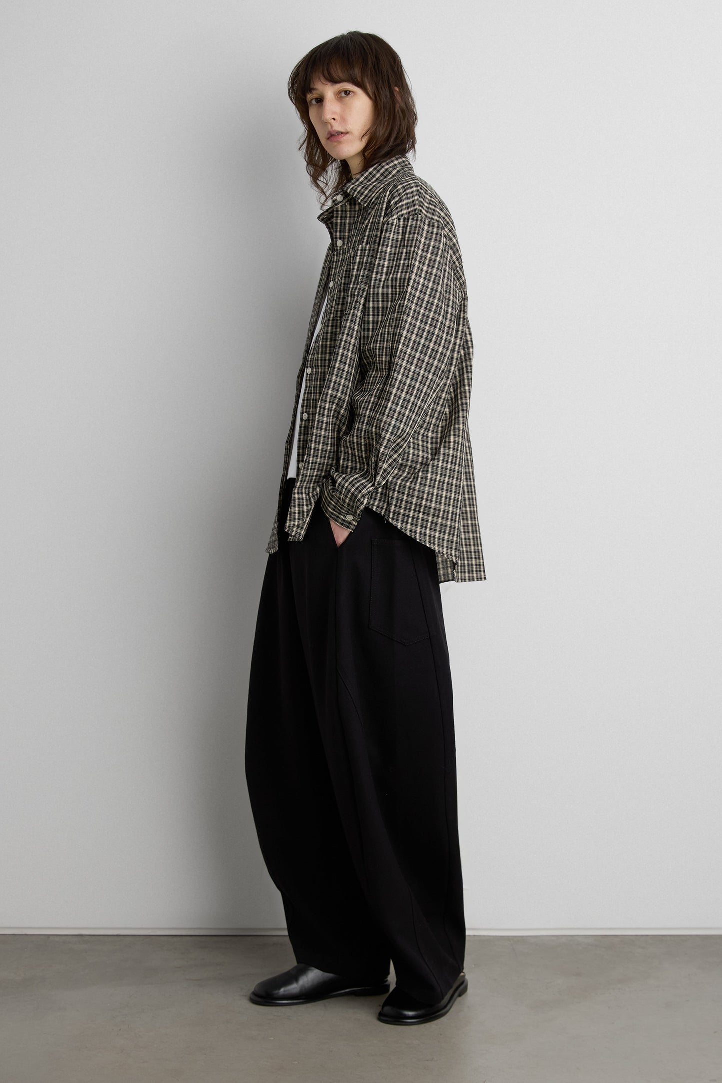 PLAID BUTTON UP SHIRT