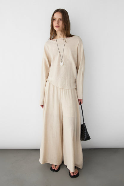 TEXTURED BOAT NECK DROP SLEEVE BLOUSE