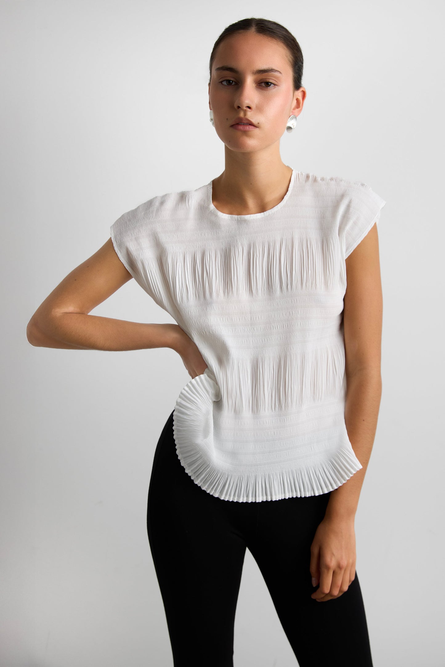 TEXTURED SHIRRING PLISSE BLOUSE