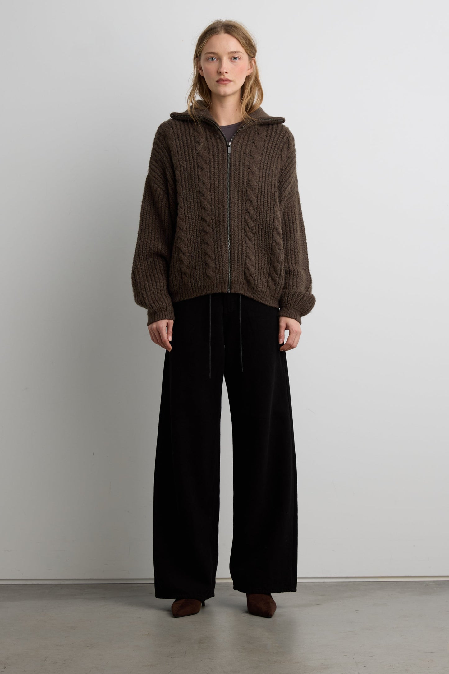 CABLE KNIT COLLARED CARDIGAN