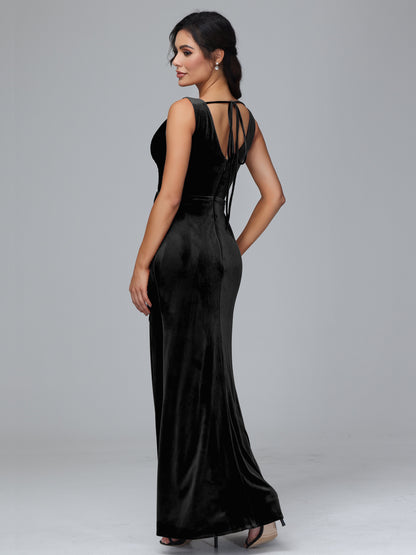 V Neck Velvet Plus Size Bridesmaid Dress With Slit