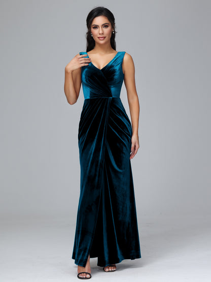 V Neck Velvet Plus Size Bridesmaid Dress With Slit