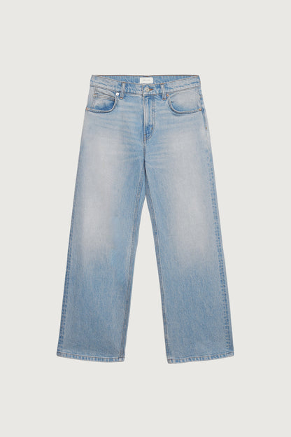 STRAIGHT LEG MID-RISE JEAN