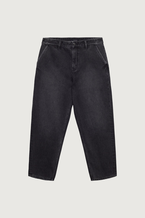 WASHED BLACK TAPERED LEG JEAN
