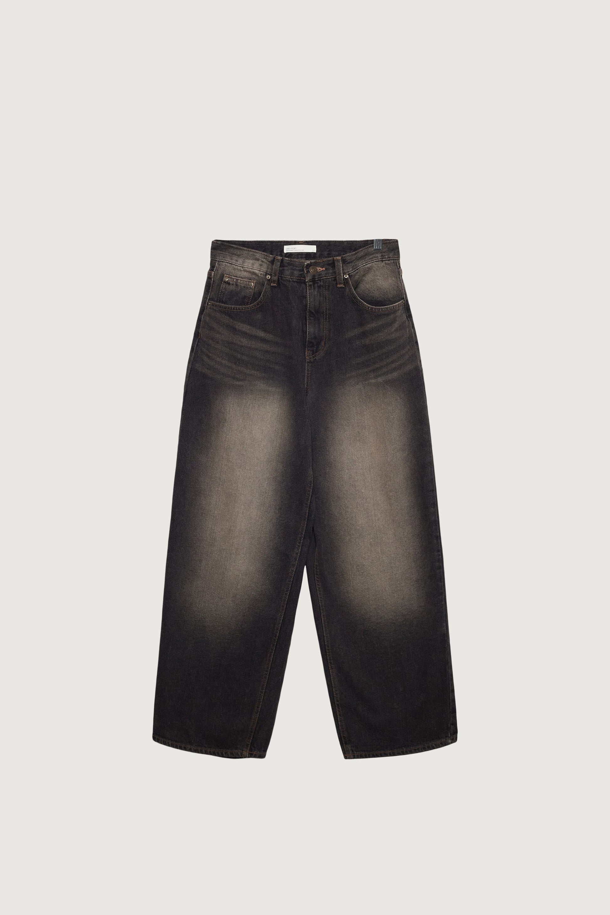 MID-RISE CURVED LEG VINTAGE WASH JEAN