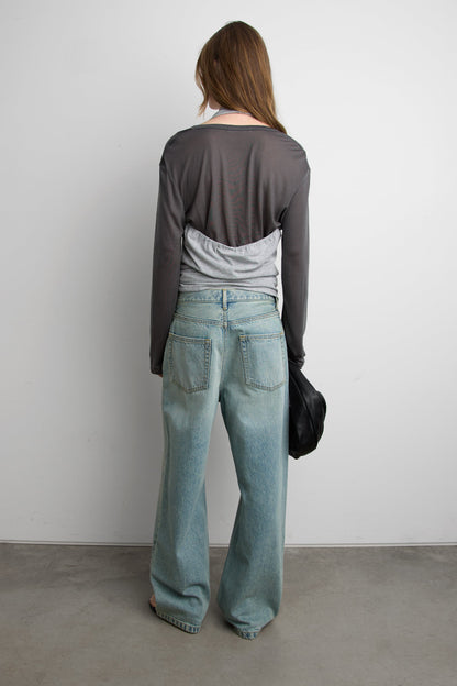 LIGHT WASH MID-RISE WIDE LEG JEAN