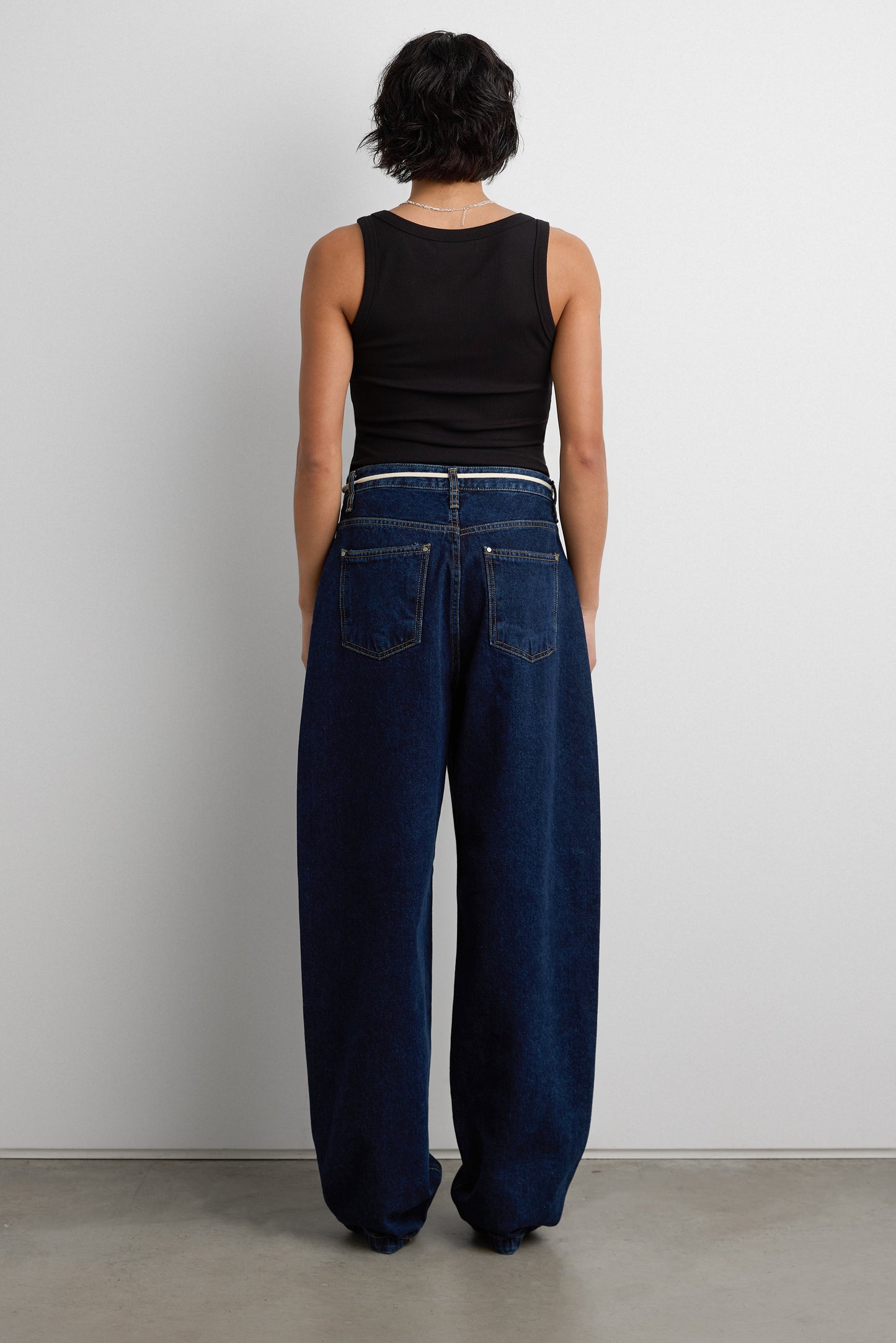 HIGH RISE BARREL LEG JEAN WITH SHOELACE BELT
