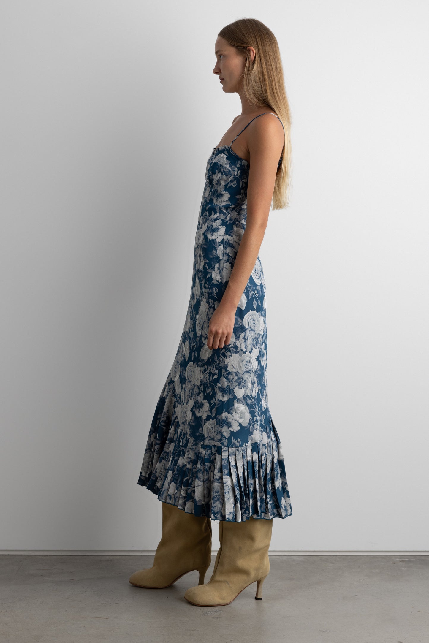 FLORAL PRINT MAXI DRESS