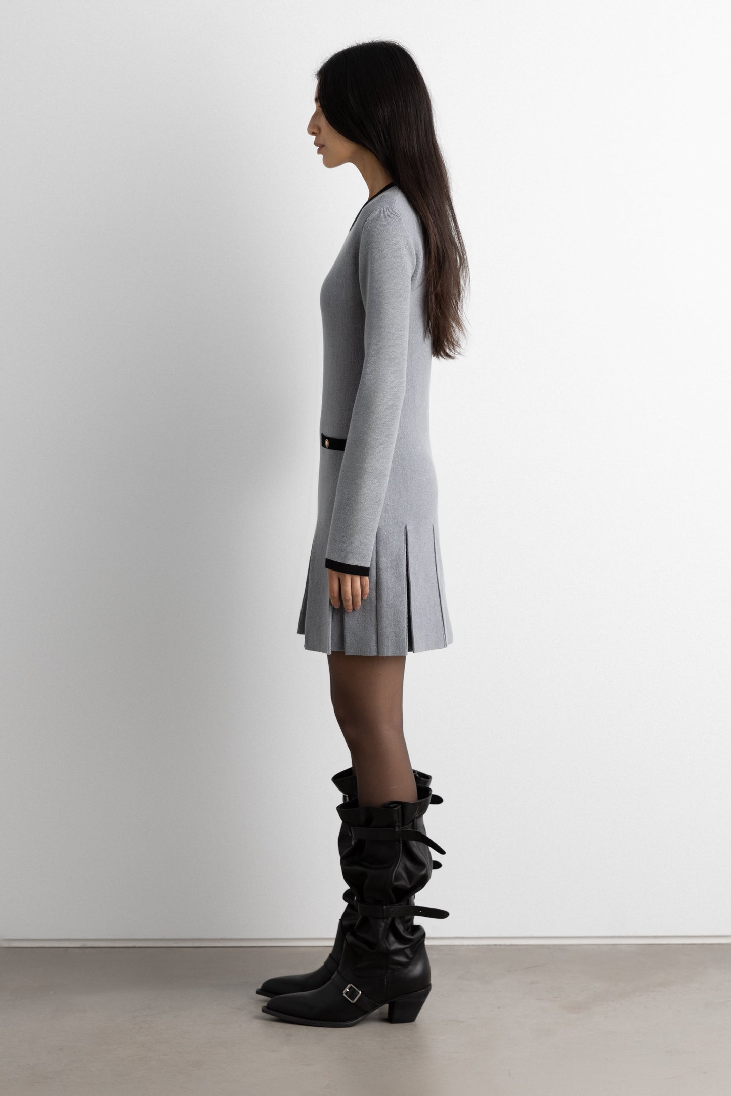 CONTRAST TRIM PLEATED MINI DRESS