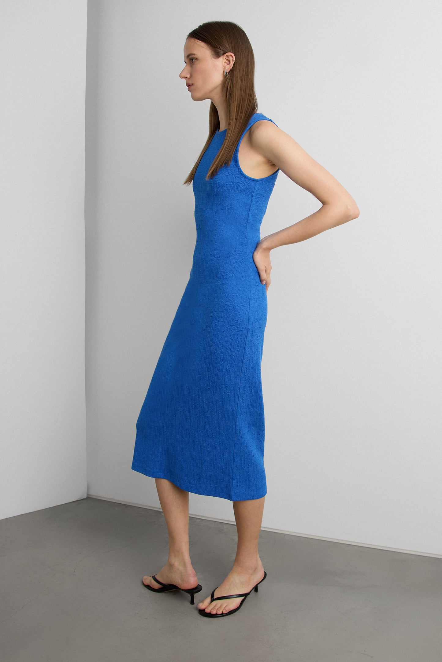 KNIT SLEEVELESS MIDI DRESS