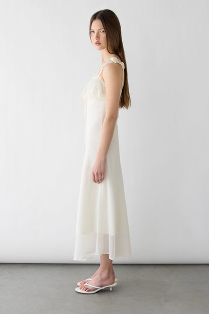 RUFFLE MAXI DRESS WITH LACE TRIM DETAIL