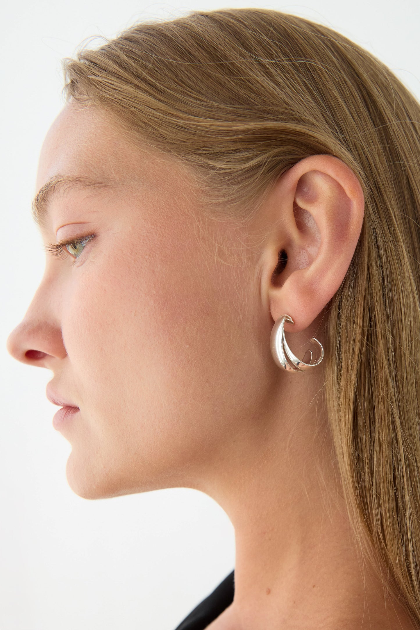 LAYERED CURVE EARRINGS