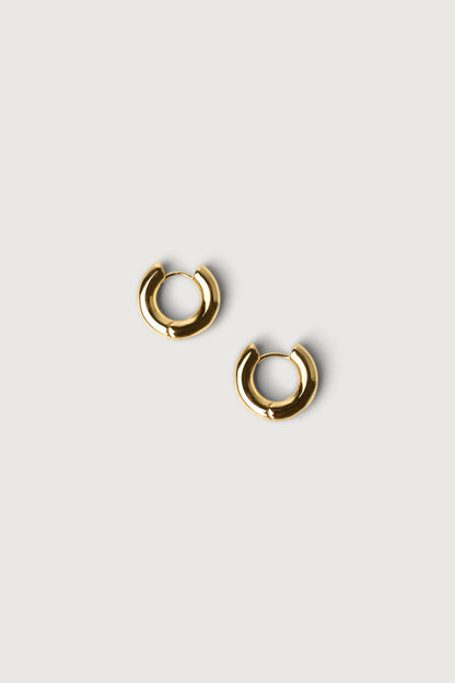 MINIMAL HUGGIE HOOP EARRINGS