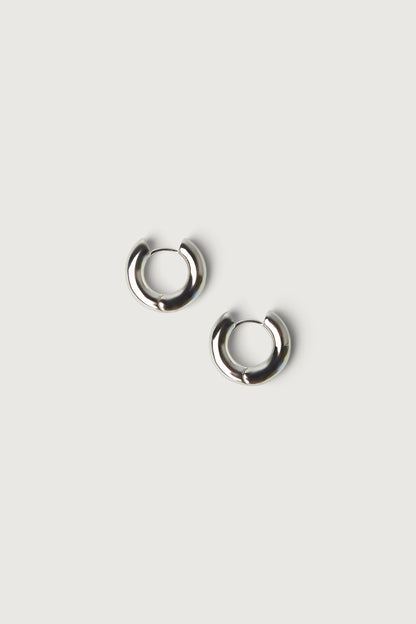 MINIMAL HUGGIE HOOP EARRINGS
