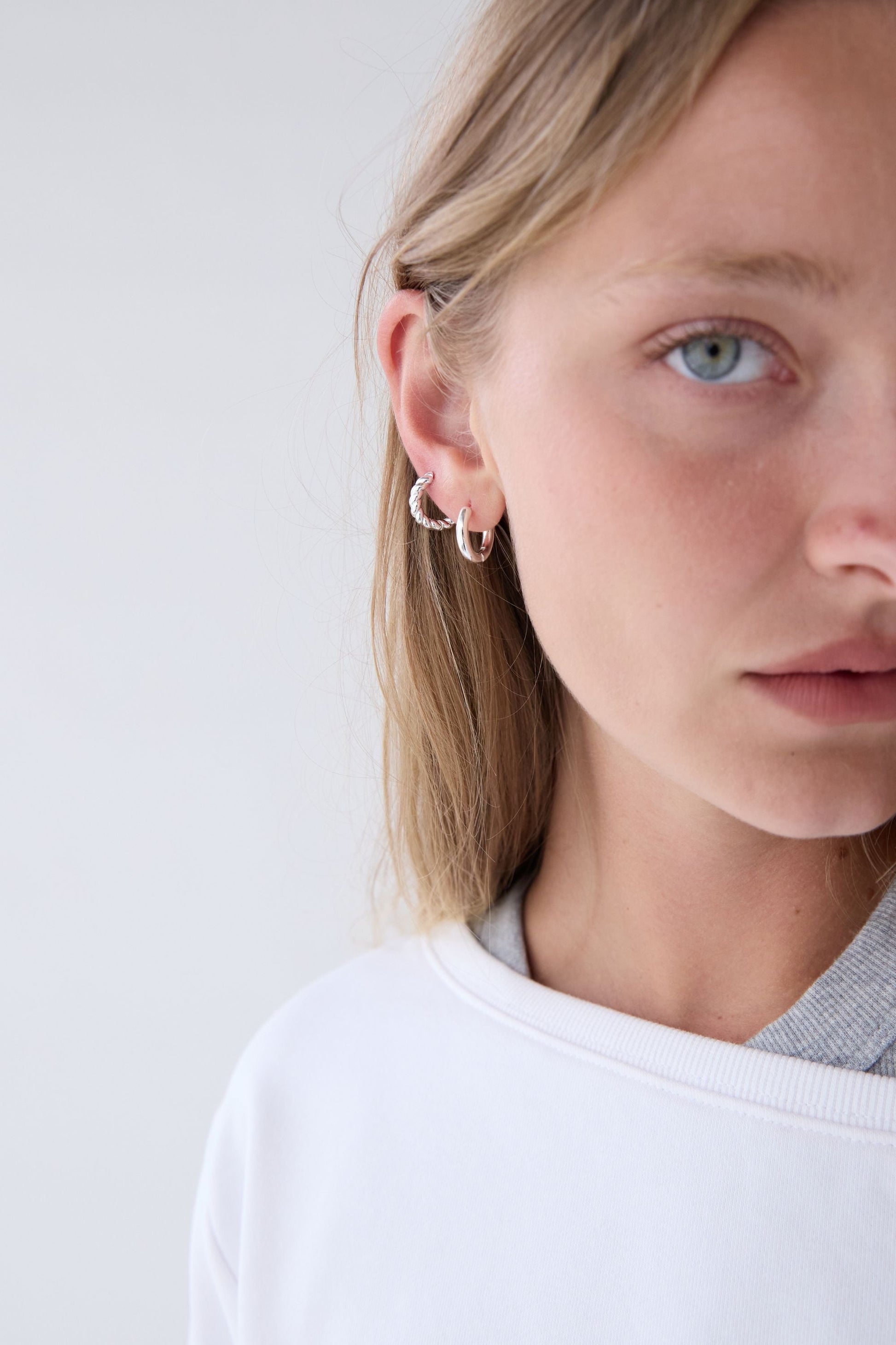 TWISTED AND CLASSIC HOOP EARRING SET