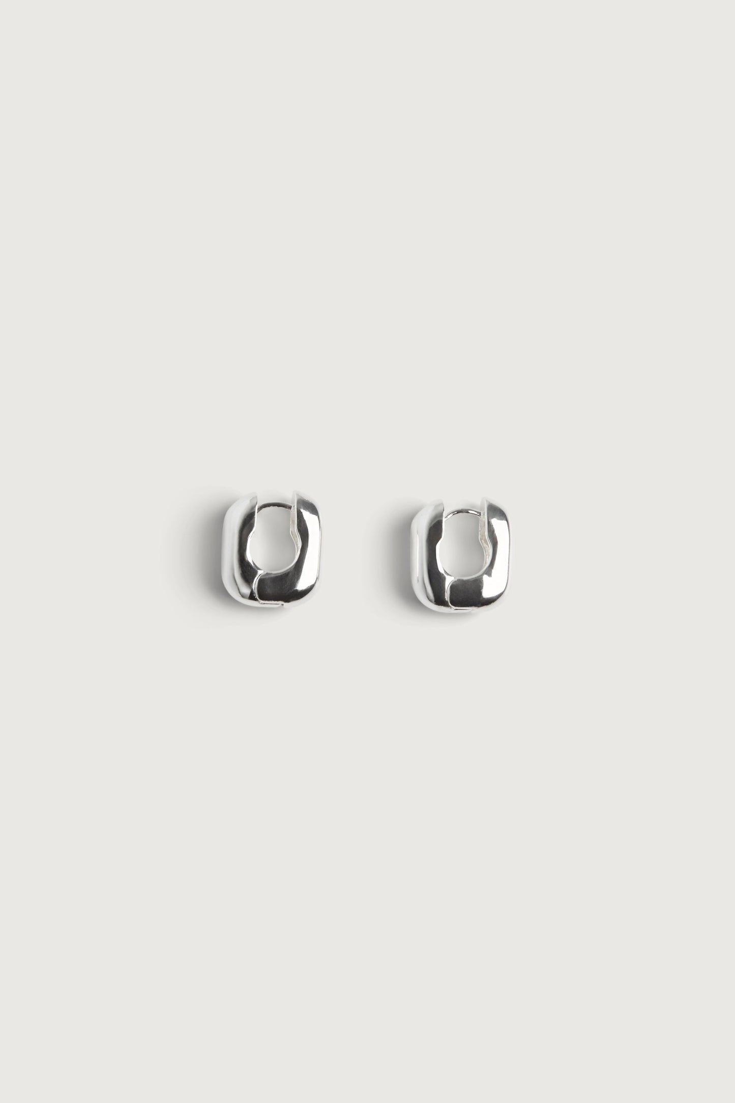 CHUBBY SQUARE SHAPED HUGGIE HOOPS