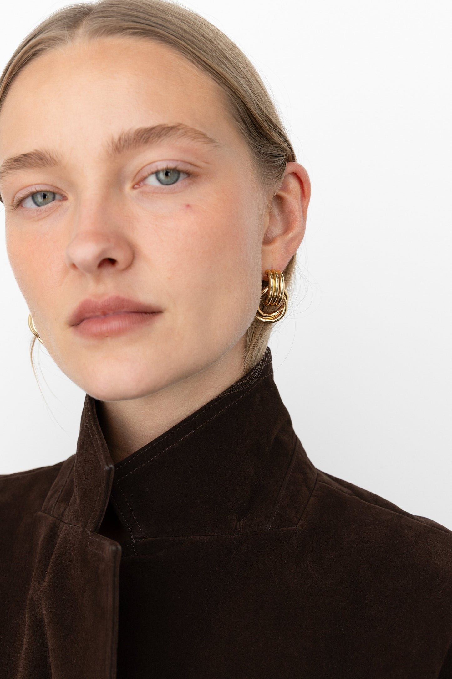 MEDIUM KNOTTED EARRINGS