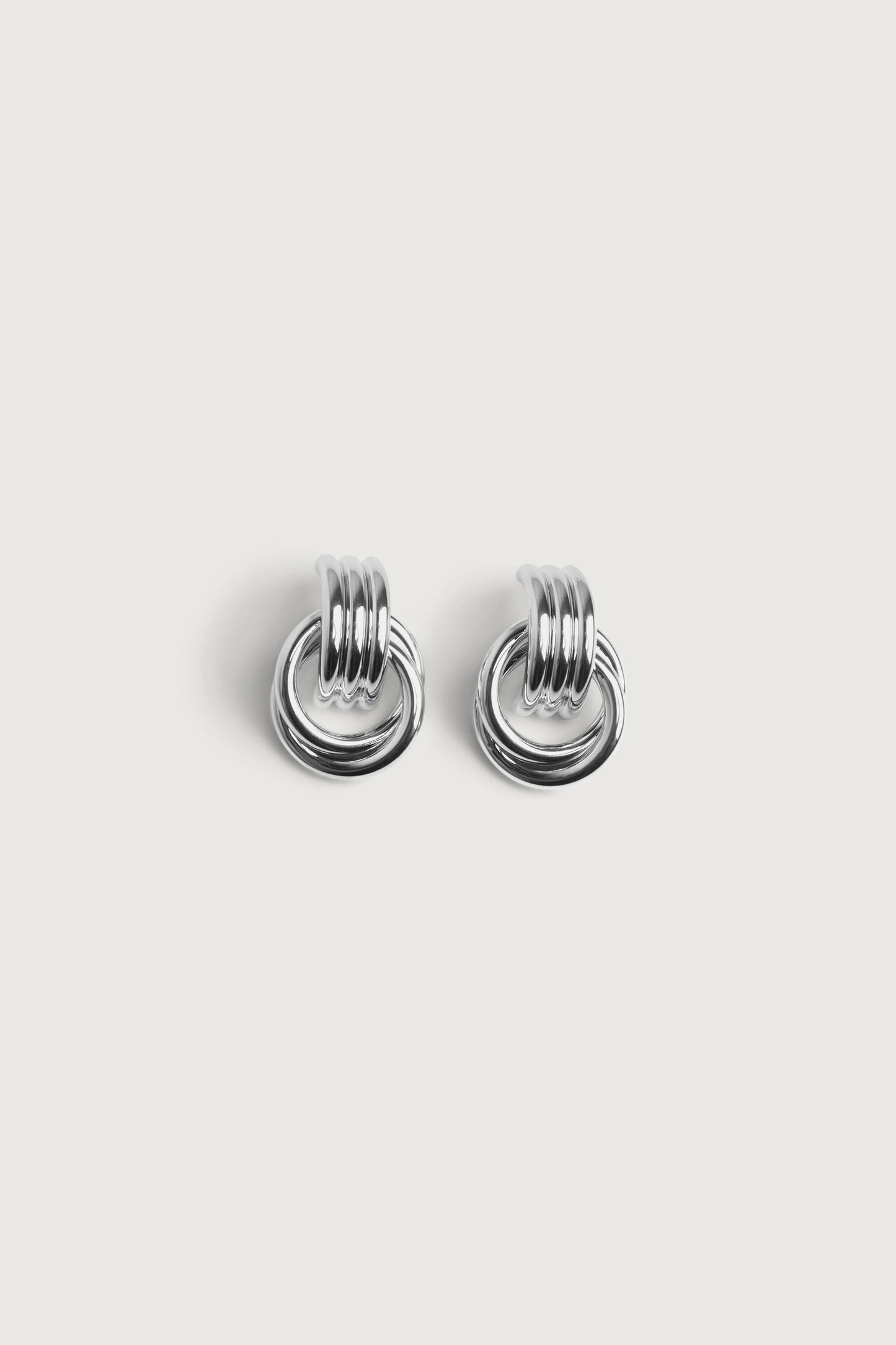 MEDIUM KNOTTED EARRINGS