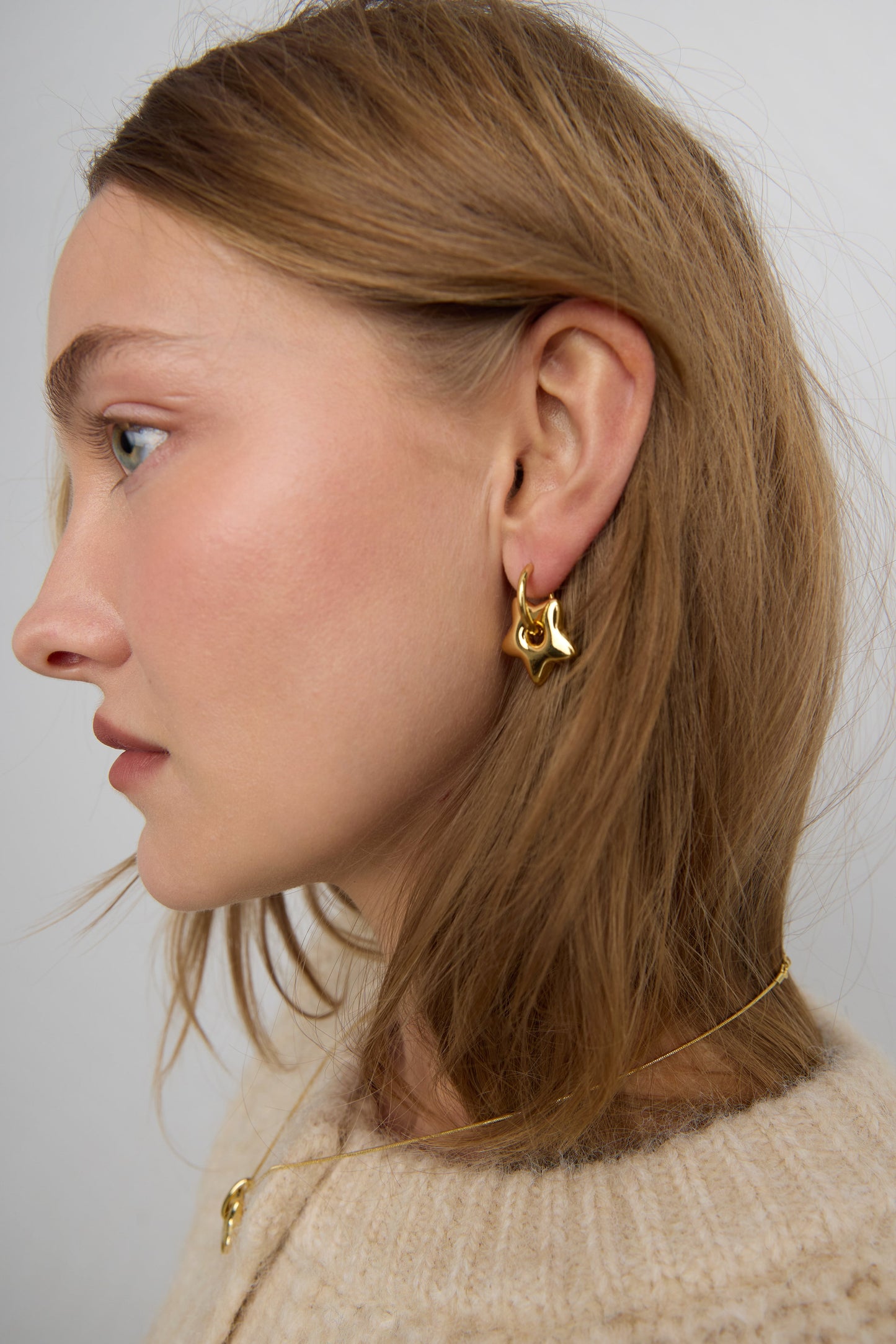 STAR PENDANT HOOP EARRINGS