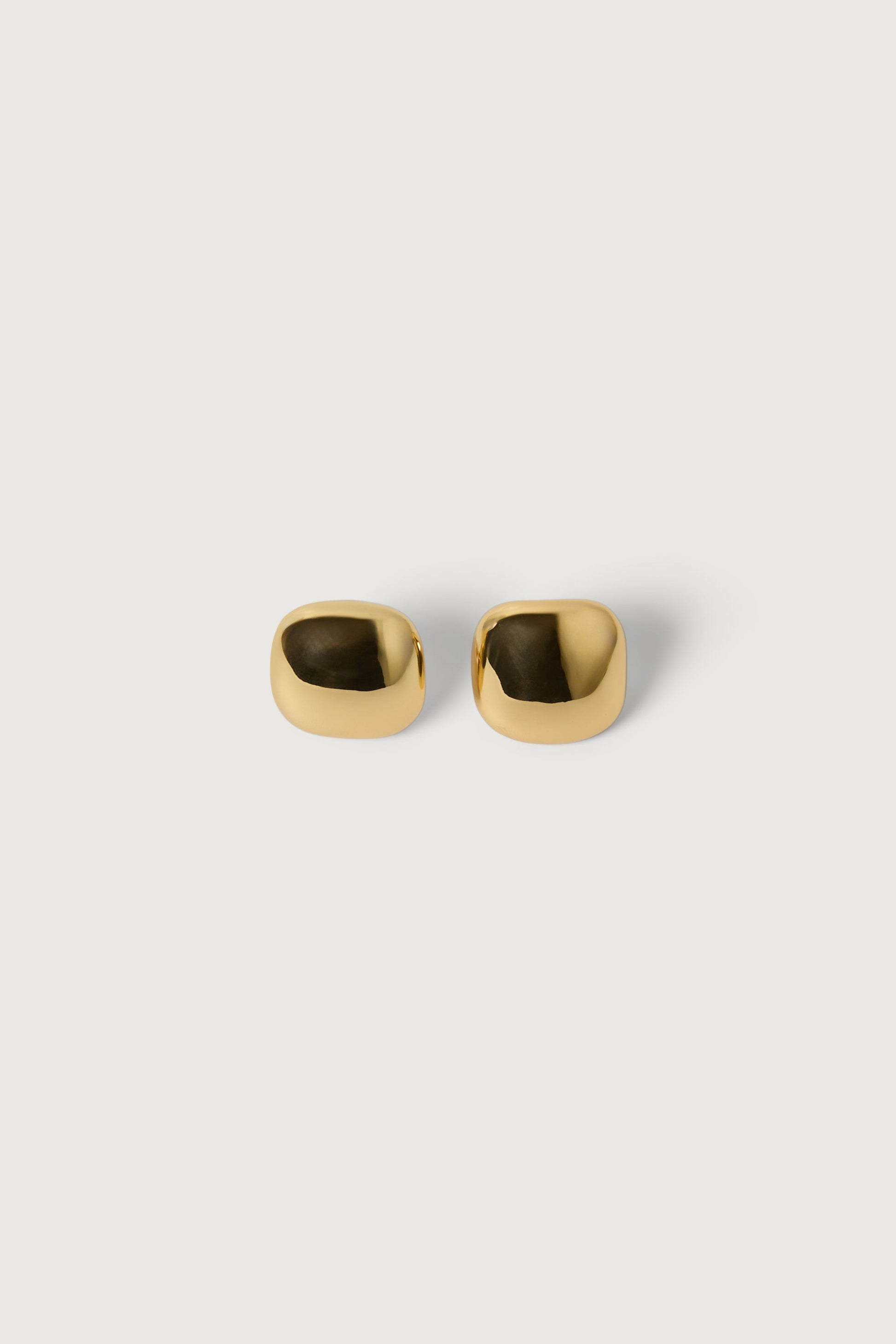 CHUNKY SQUARE STUDS