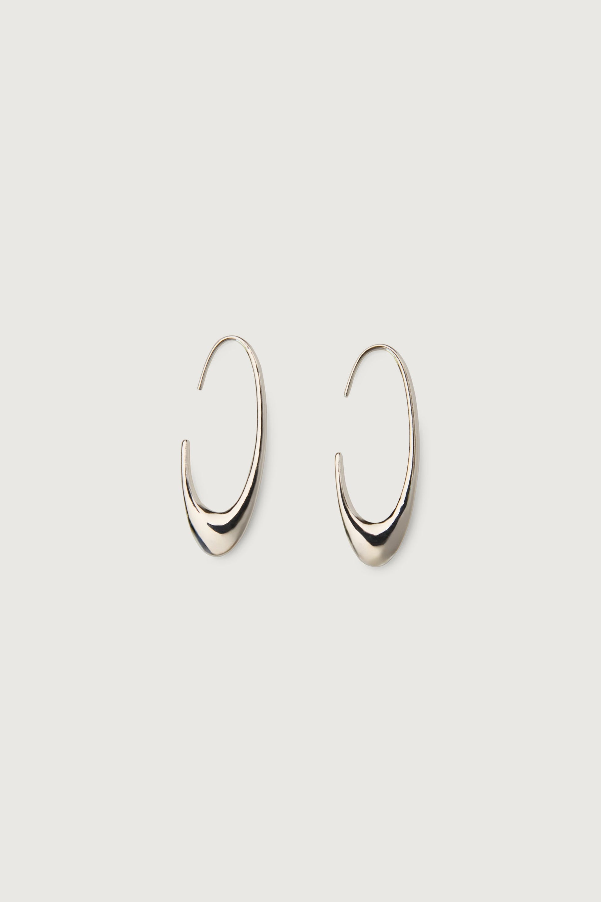 OVAL HOOP EARRING