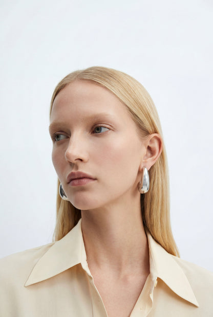 CURVED HOOP EARRINGS