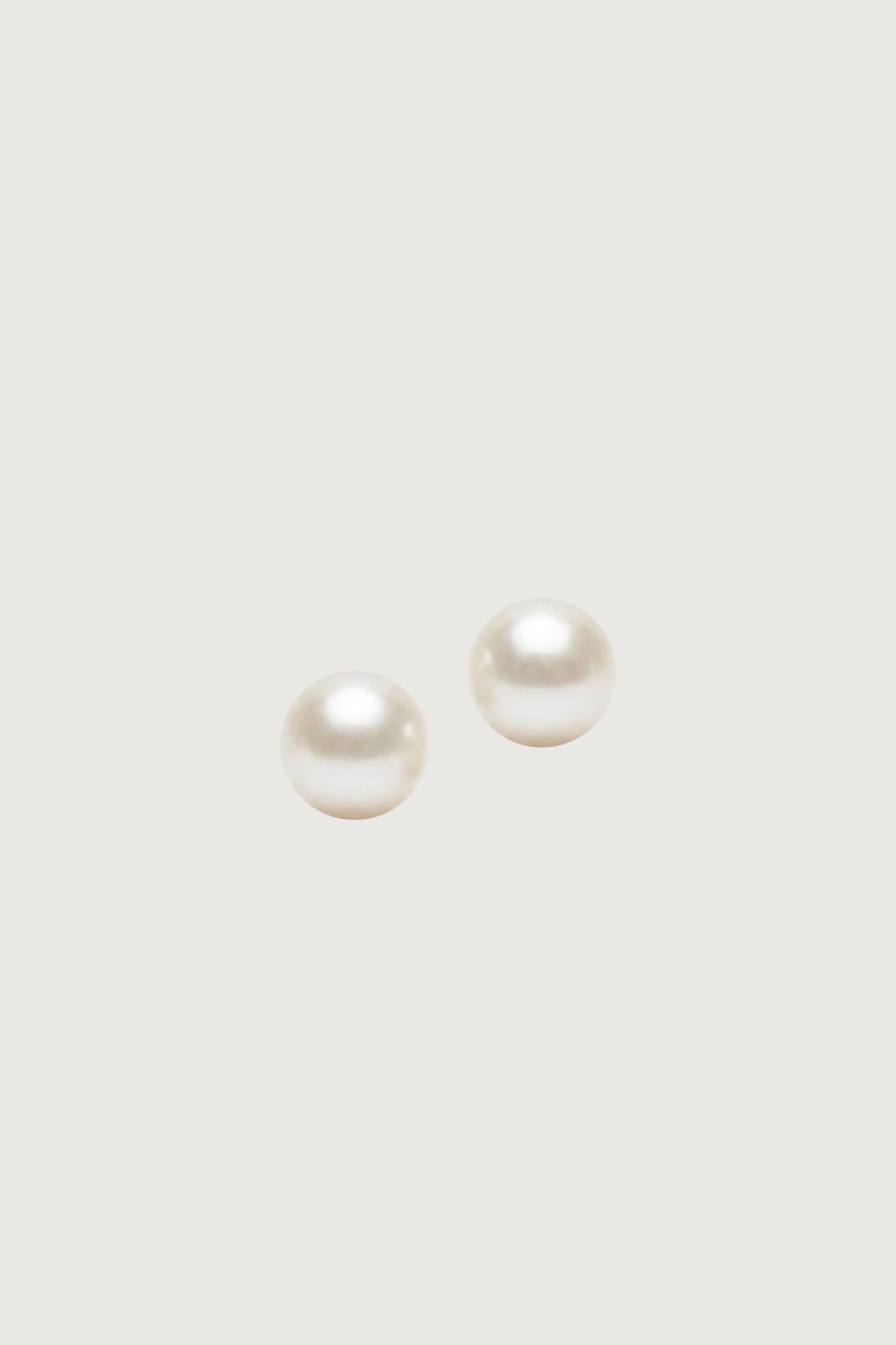 CHUNKY PEARL STUD EARRINGS