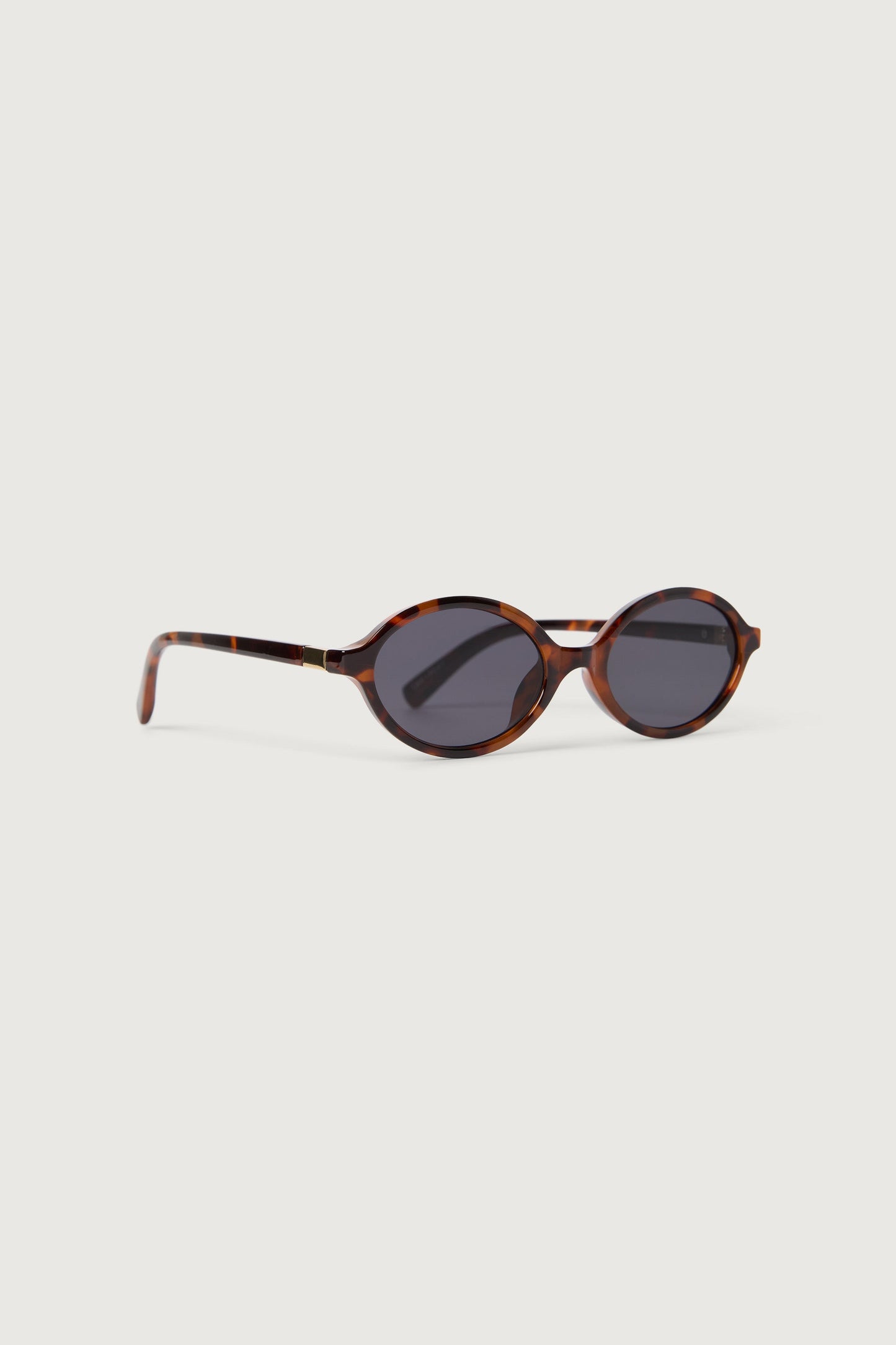 OVAL SUNGLASSES