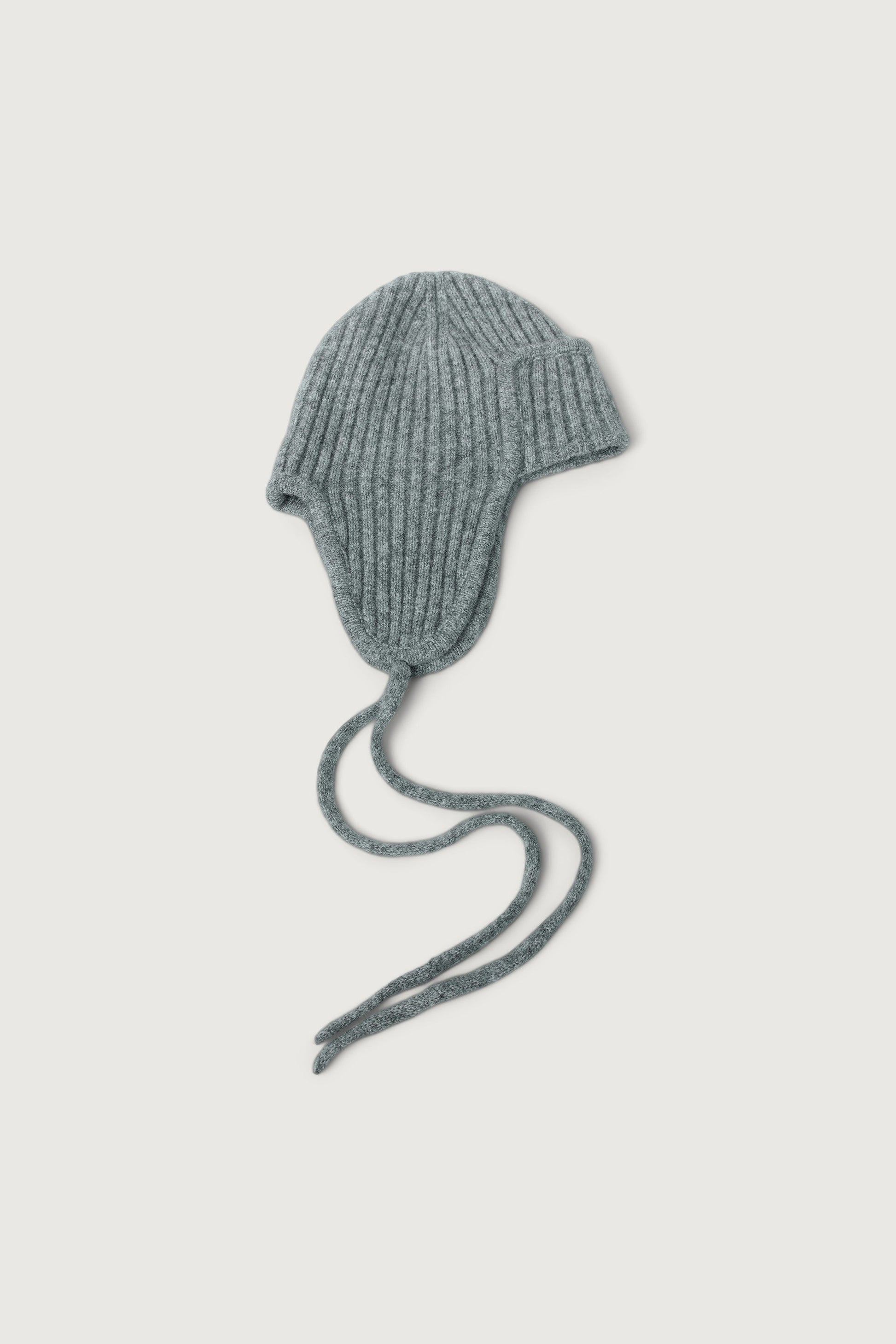 RIBBED KNIT TRAPPER HAT