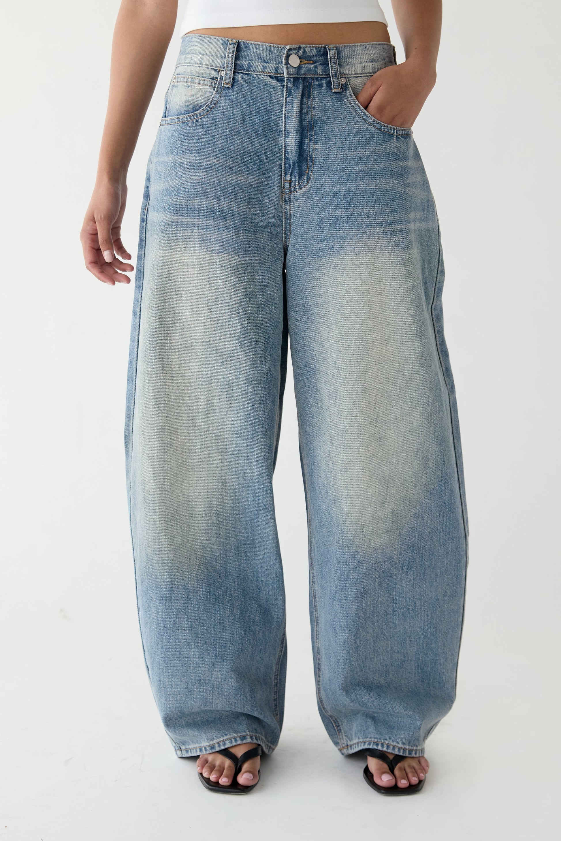 29" CURVE LEG MID RISE DENIM JEAN