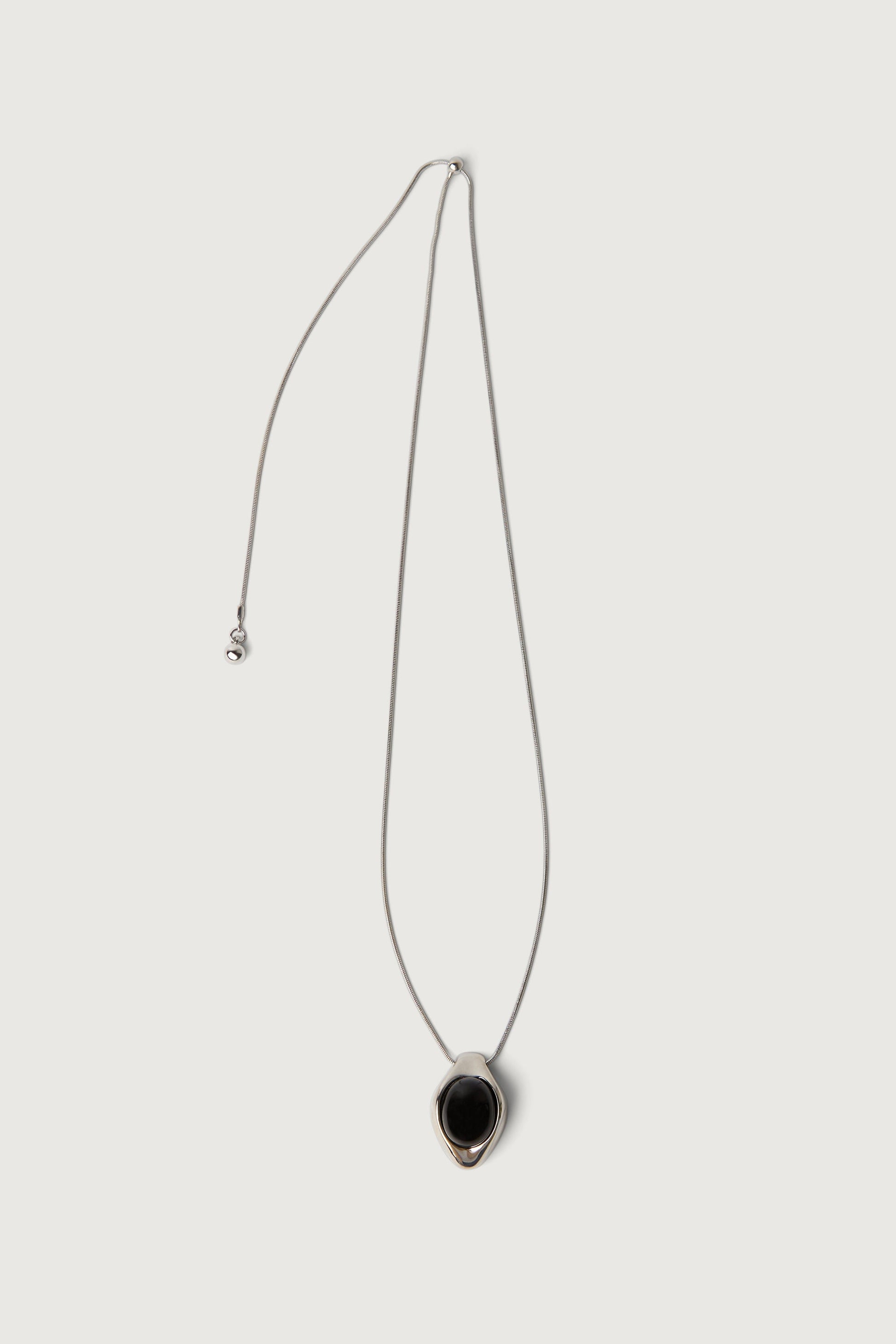 MIDNIGHT PENDANT NECKLACE
