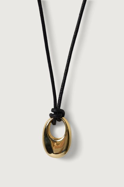 HOOP PENDANT NECKLACE