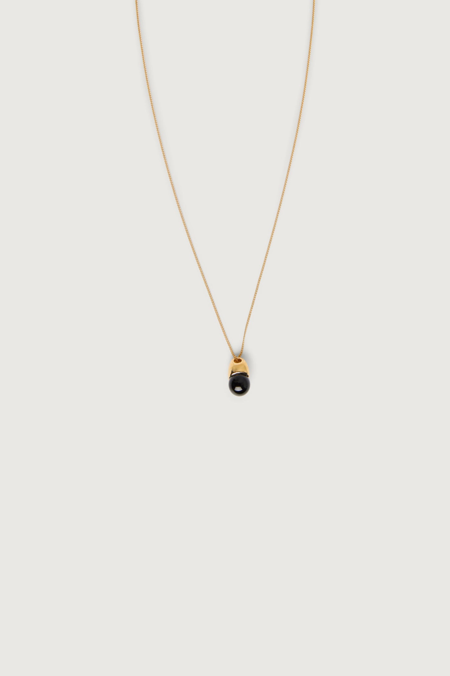 CONTRAST PENDANT NECKLACE