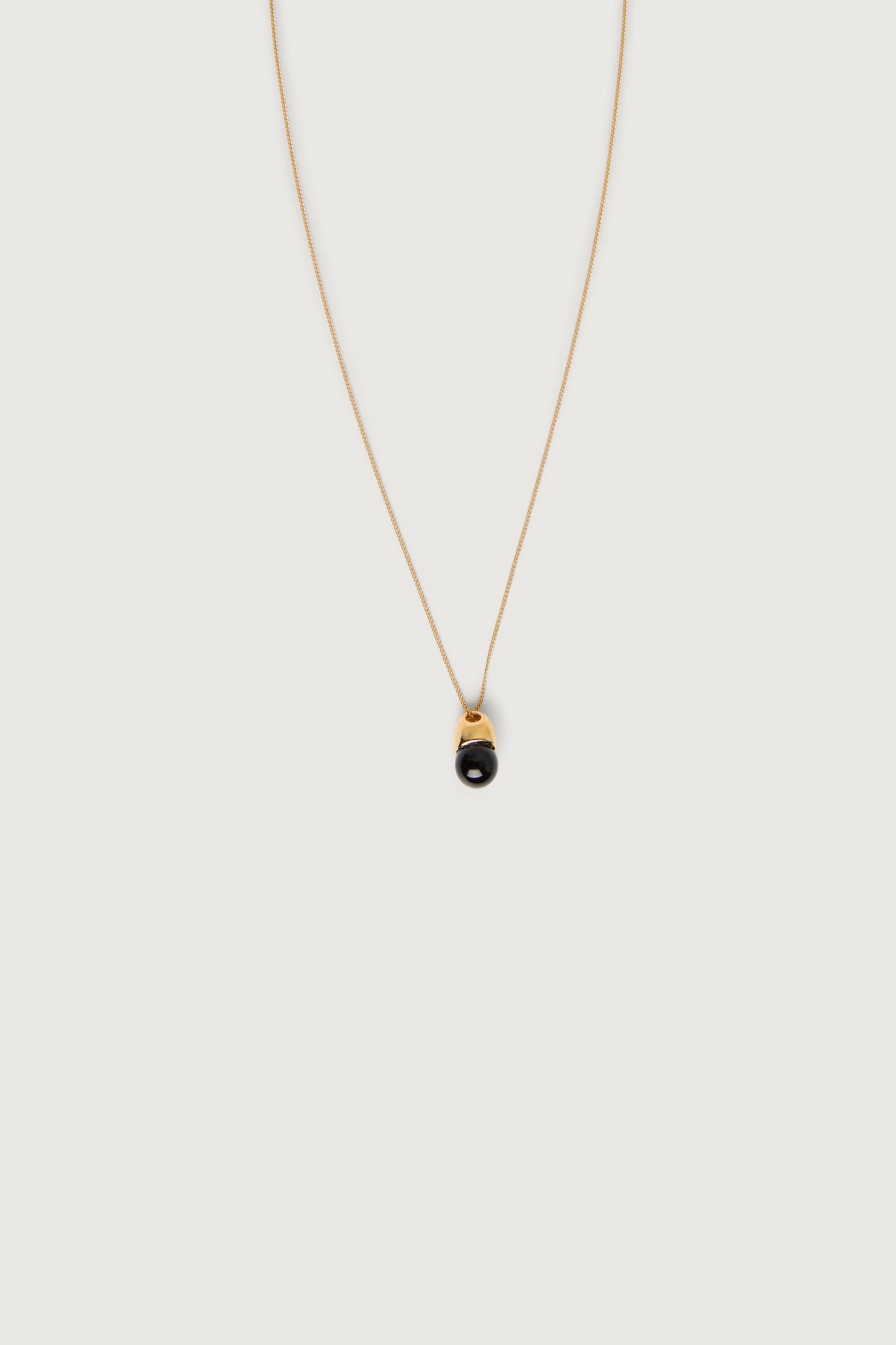 CONTRAST PENDANT NECKLACE