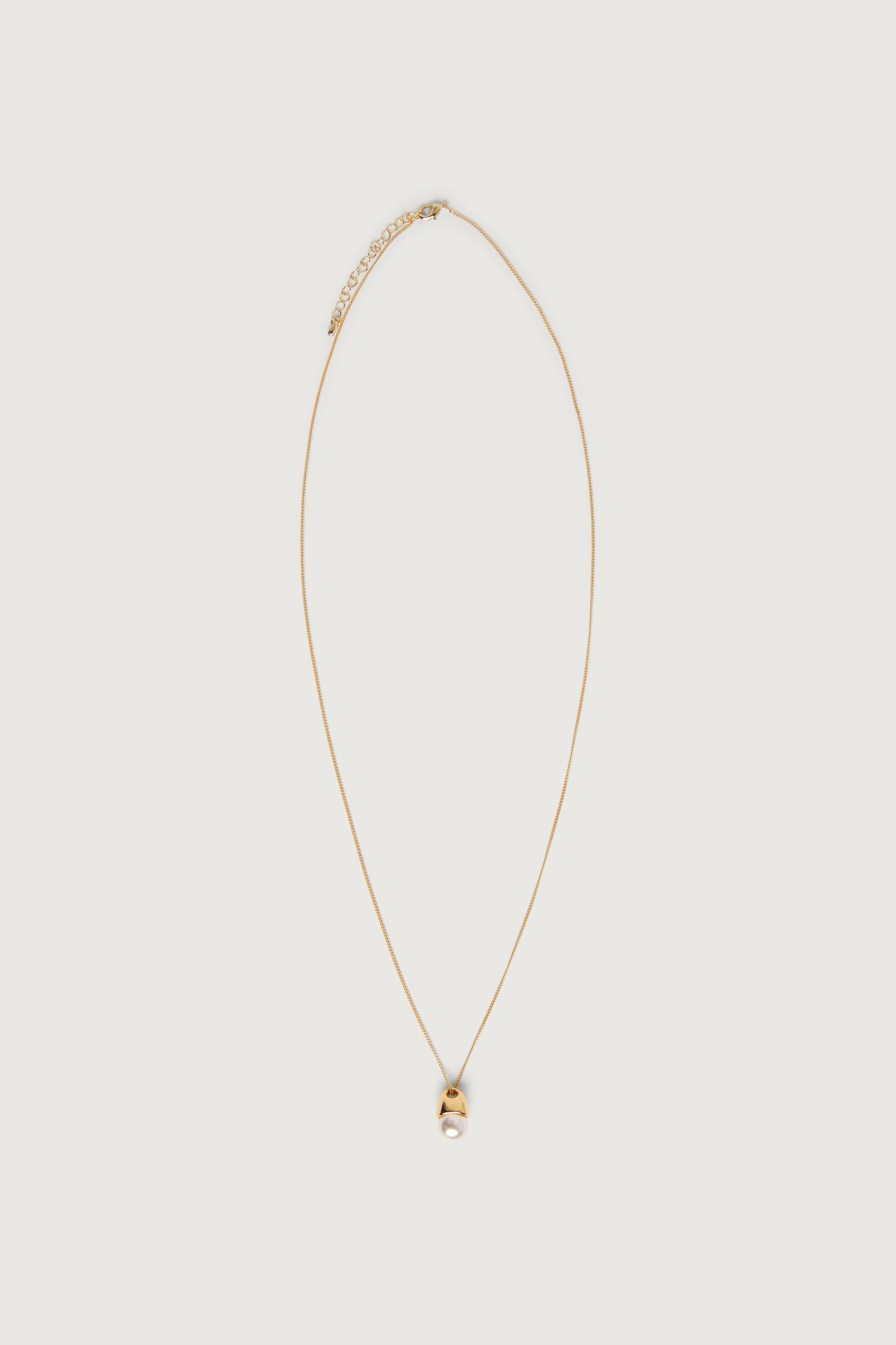 CONTRAST PENDANT NECKLACE