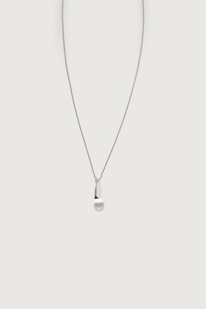 METALLIC DROP LONG NECKLACE